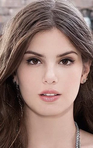 Камила Кейроз